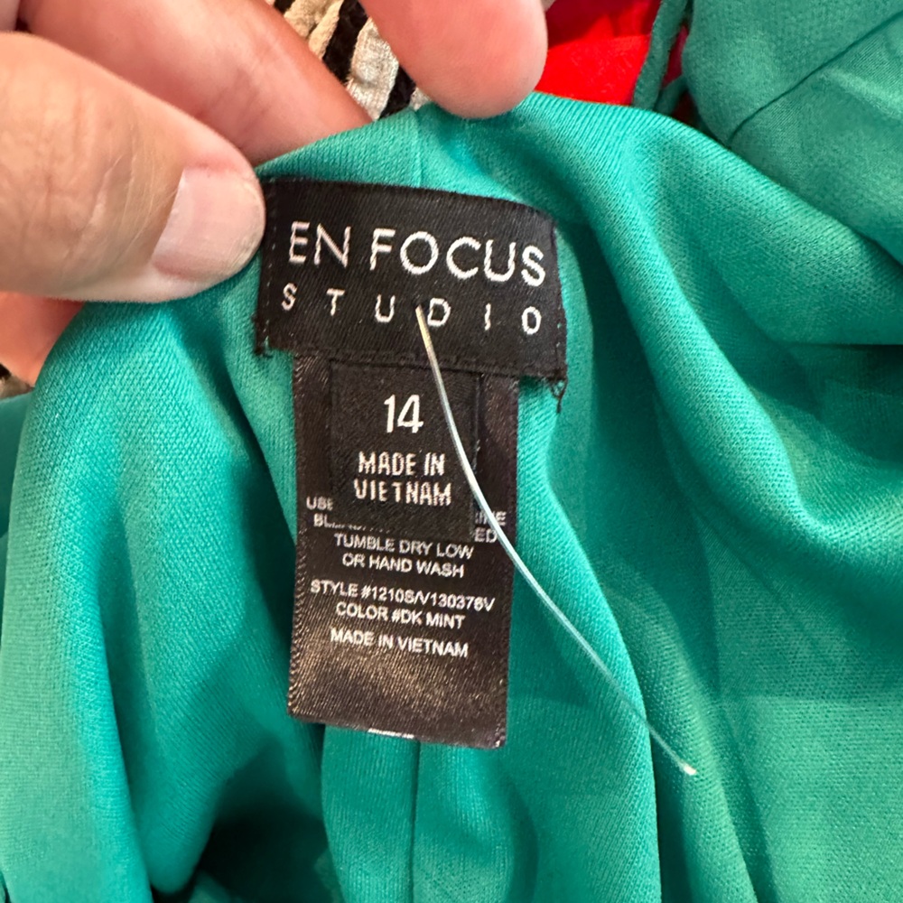 En Focus Studio Green Dress - Picture 2 of 4